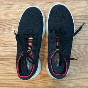 Size 8 womens Allbirds